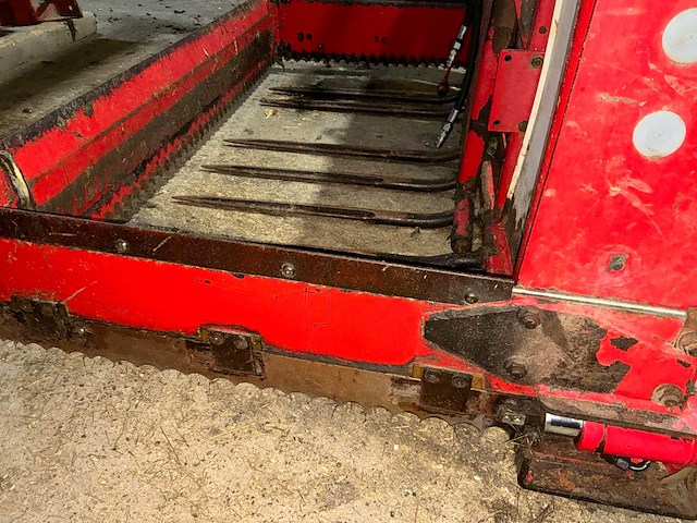 Trioliet tu-195 kuilvoersnijder - afbeelding 10 van  13