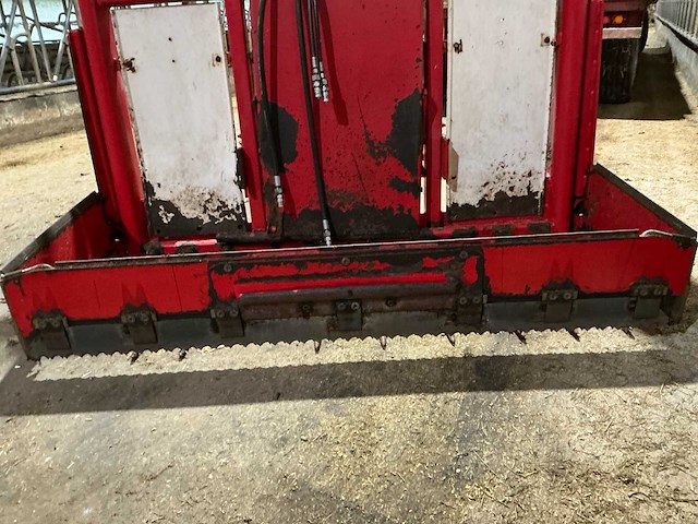 Trioliet tu-195 kuilvoersnijder - afbeelding 11 van  13