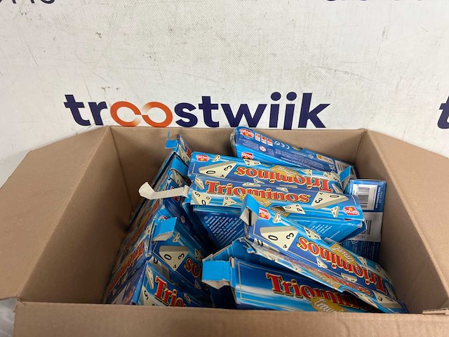 Triominos travel - reisspel - afbeelding 1 van  1