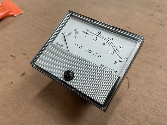 Triplet 220-g voltmeter (8x) - afbeelding 3 van  3