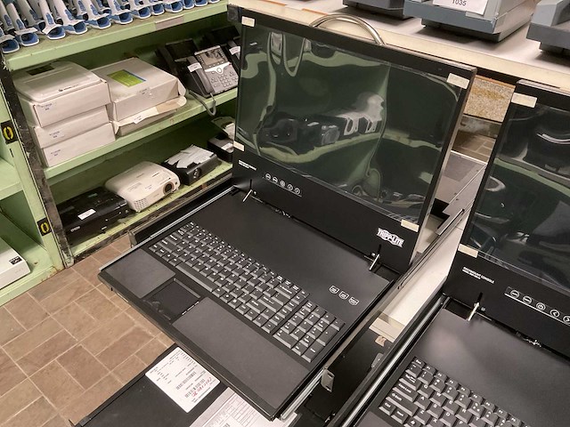 Tripp-lite b021-000-19 kvm switch - afbeelding 3 van  6