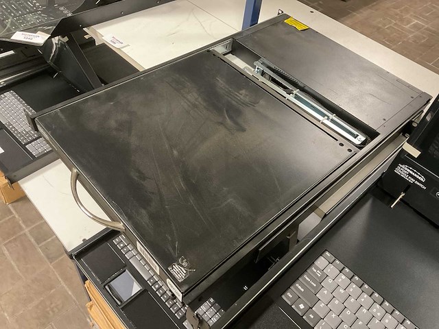 Tripp-lite b070-016-19-ip kvm switch - afbeelding 3 van  4