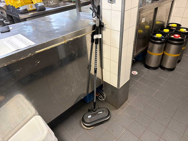 Tristar zaalschrobber - afbeelding 1 van  3