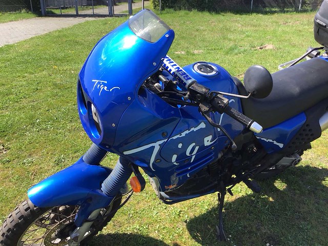 Triumph - all-road - tiger 900 - motorfiets - afbeelding 17 van  17