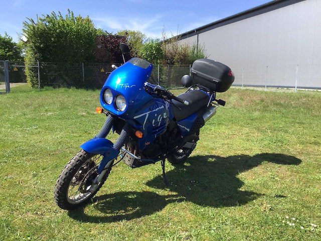 Triumph - all-road - tiger 900 - motorfiets - afbeelding 1 van  21