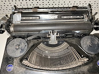 Triumph - typemachine - afbeelding 2 van  3
