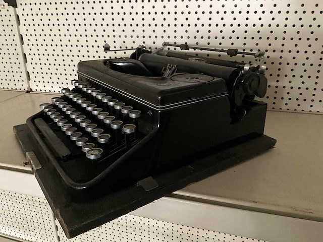 Triumph - typemachine - afbeelding 3 van  3