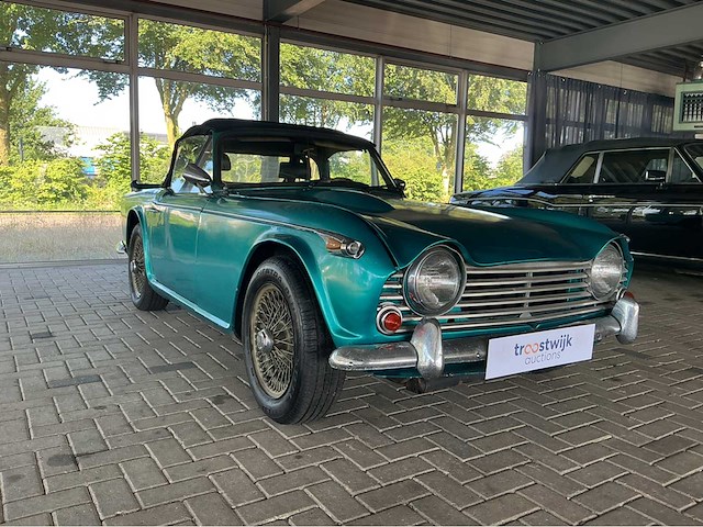 Triumph 1967 tr4a cabrio btw auto - afbeelding 8 van  15