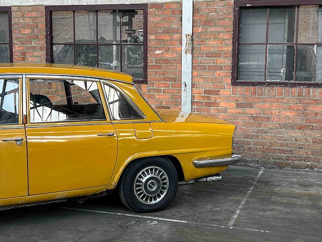 Triumph 2000 mk2 2.0 90pk 1971 youngtimer - afbeelding 15 van  20