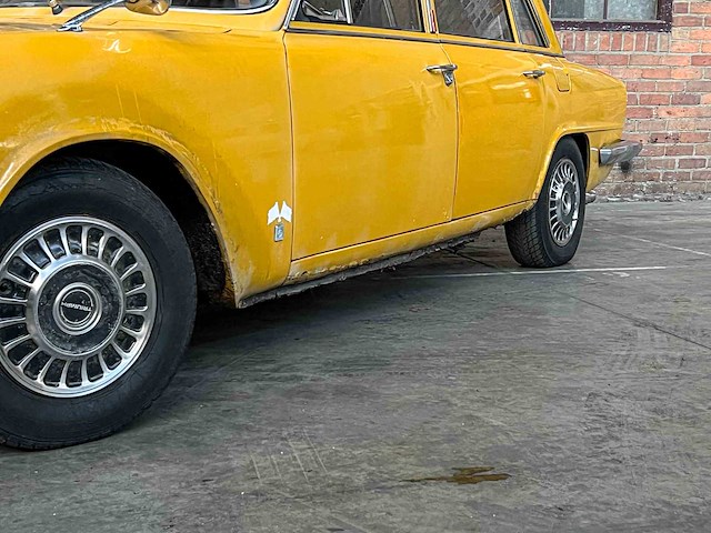 Triumph 2000 mk2 2.0 90pk 1971 youngtimer - afbeelding 13 van  19