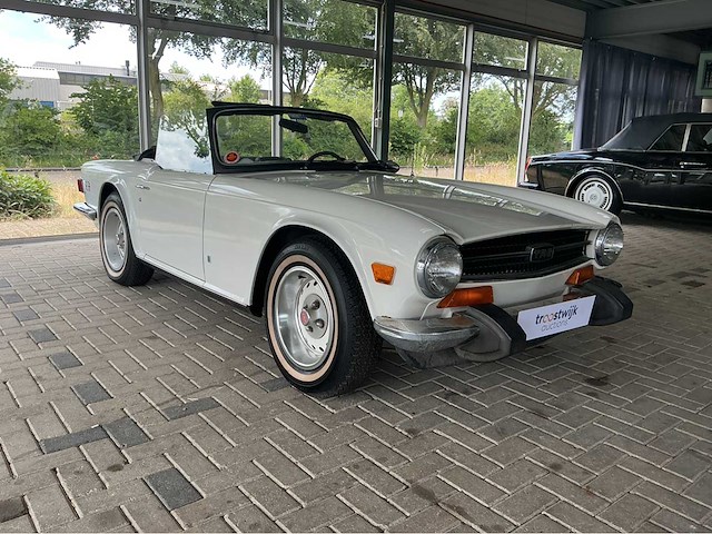 Triumph tr6 cabrio zescilinder btw auto - afbeelding 14 van  15