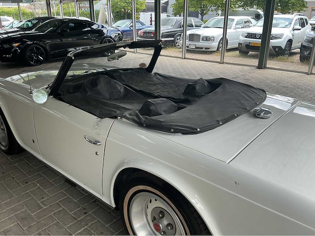 Triumph tr6 cabrio zescilinder btw auto - afbeelding 13 van  15