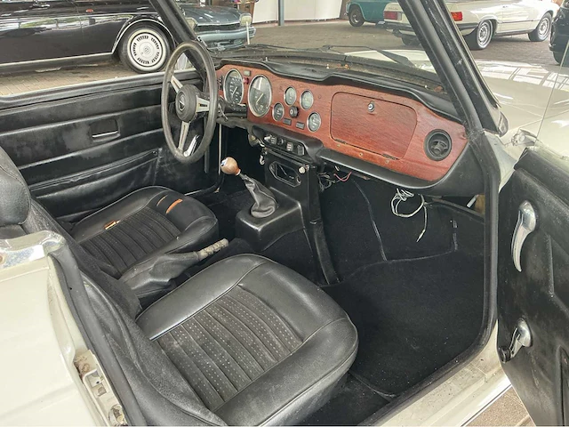 Triumph tr6 cabrio zescilinder btw auto - afbeelding 4 van  15