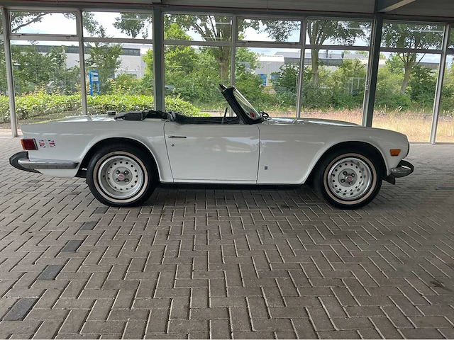 Triumph tr6 cabrio zescilinder btw auto - afbeelding 12 van  15