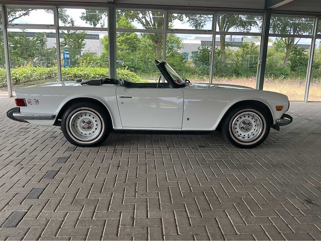 Triumph tr6 cabrio zescilinder btw auto - afbeelding 9 van  11