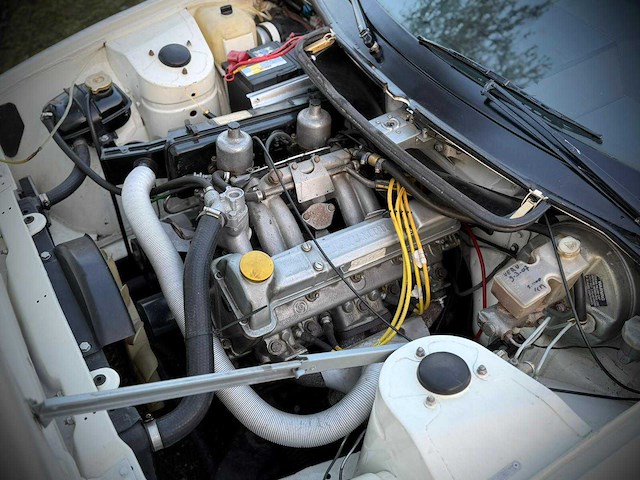 Triumph tr7 2.0 fg-43-js - afbeelding 10 van  14