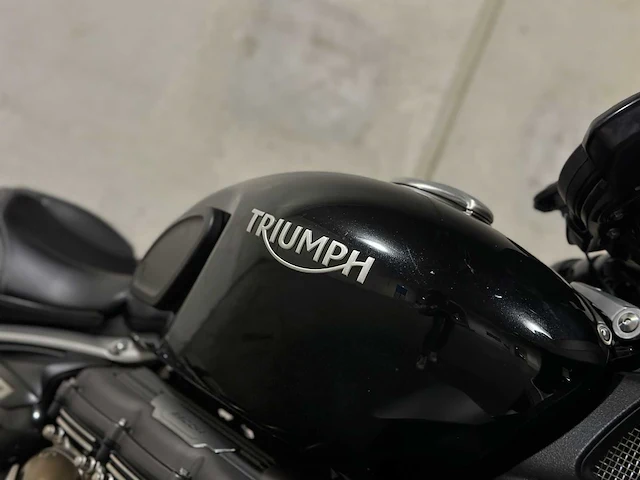 Triunph rocket 3r 2500cc 167pk 2021 - afbeelding 8 van  38
