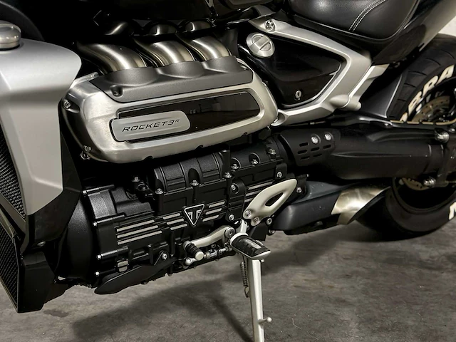Triunph rocket 3r 2500cc 167pk 2021 - afbeelding 37 van  38