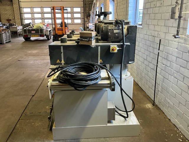 Trivec angle 600.4 borstelmachine - afbeelding 9 van  12