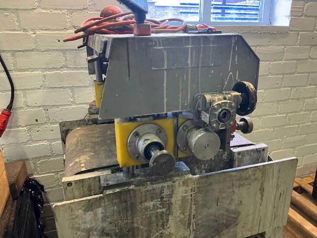 Trivec oliemachine - afbeelding 7 van  9