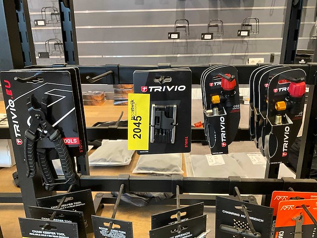 Trivio diverse gereedschappen en fietsonderdelen (14x) - afbeelding 1 van  4