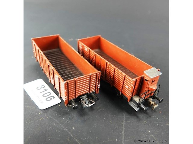 Trix express (schaal h0), vermoedelijk het type 'essen' (open hogeboordwagen), waarvan er één is uitgevoerd met een remmershuisje - afbeelding 2 van  5
