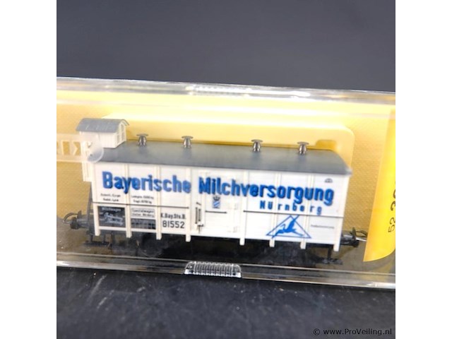 Trix gesloten goederenwagen (koel- of melkwagen) van de koninklijke beierse staatsspoorwegen (k.bay.sts.b.), met het opschrift „bayerische milchversorgung nürnberg“ en bedrijfsnummer 81552 - afbeelding 2 van  3
