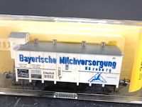 Trix gesloten goederenwagen (koel- of melkwagen) van de koninklijke beierse staatsspoorwegen (k.bay.sts.b.), met het opschrift „bayerische milchversorgung nürnberg“ en bedrijfsnummer 81552 - afbeelding 2 van  3