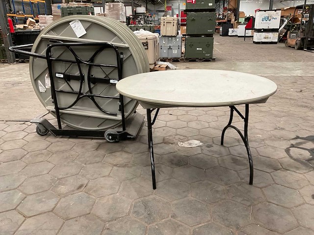 Trolley met 6 tafels - afbeelding 1 van  4