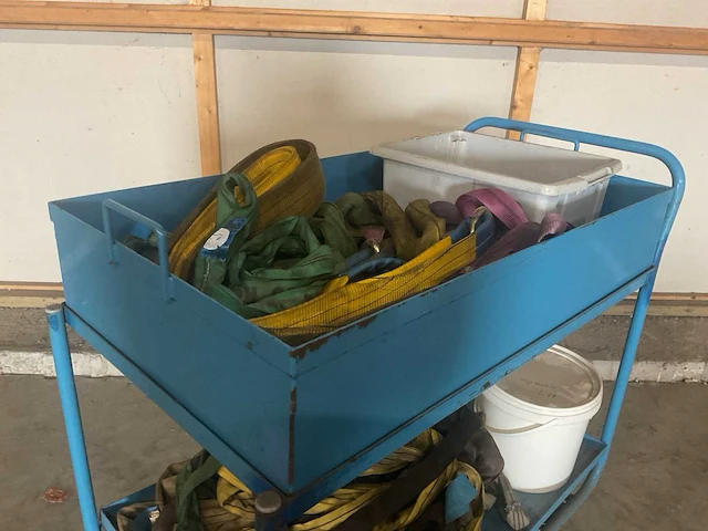 Trolley met diverse hijsmateriaal - afbeelding 4 van  5