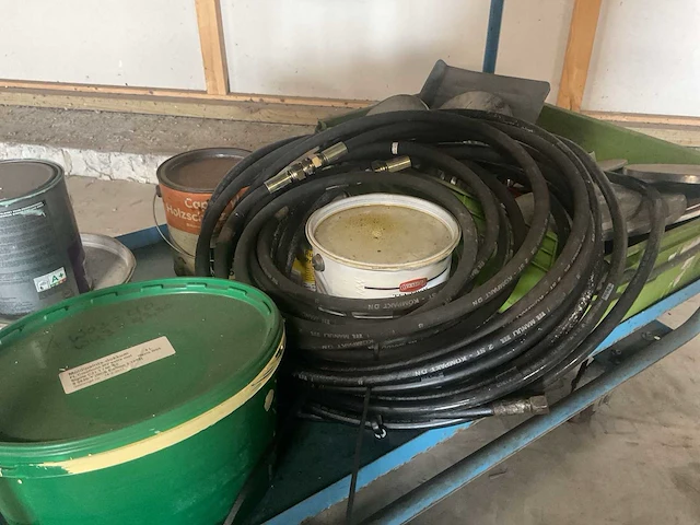 Trolley met reiningsmateriaal - afbeelding 5 van  10