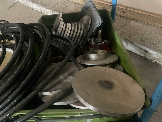 Trolley met reiningsmateriaal - afbeelding 6 van  10