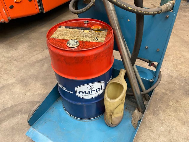 Trolley met vat eurol transmissie olie 75w80 - afbeelding 3 van  4