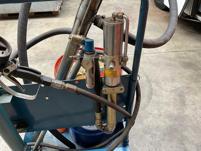 Trolley met vat eurol transmissie olie 75w80 - afbeelding 4 van  4