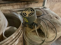 Trolley met vaten - afbeelding 1 van  1