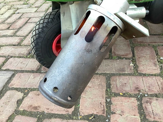 Trolly pack onkruidbrander - afbeelding 8 van  8