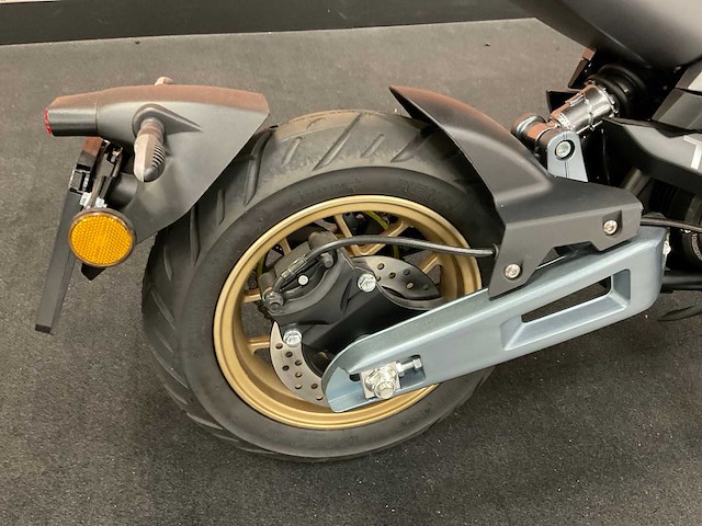 Tromox mino e-scooter - afbeelding 17 van  27