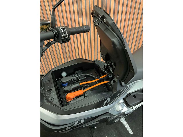 Tromox ukko s elektrische motor - afbeelding 10 van  41