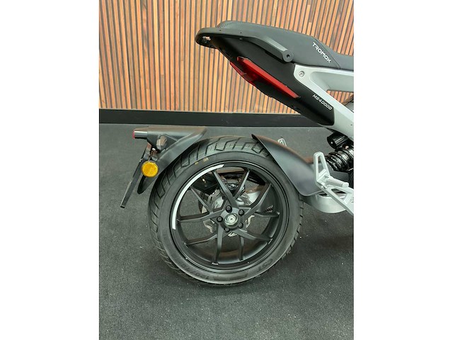 Tromox ukko s elektrische motor - afbeelding 29 van  41