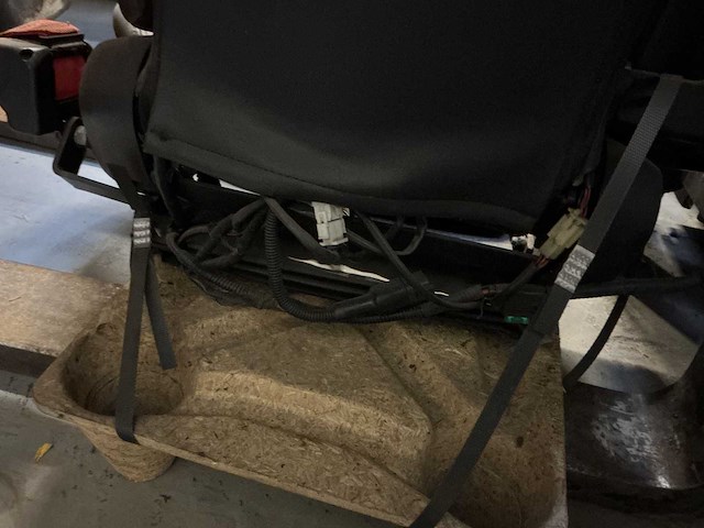 Trone - heftruck zitting - forklift accessory - afbeelding 2 van  2