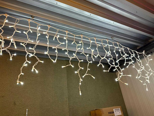 Tronix ijspegel kerstverlichting / buitenverlichting (135x) - afbeelding 3 van  5