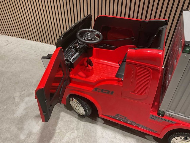 Truck champion rood elektrische kindervrachtwagen - afbeelding 22 van  47