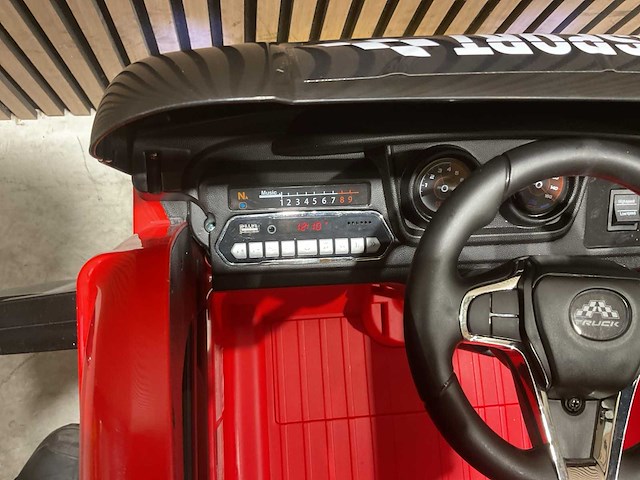 Truck champion rood elektrische kindervrachtwagen - afbeelding 16 van  52