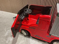 Truck champion rood elektrische kindervrachtwagen - afbeelding 27 van  58
