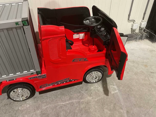 Truck champion rood elektrische kindervrachtwagen - afbeelding 38 van  58