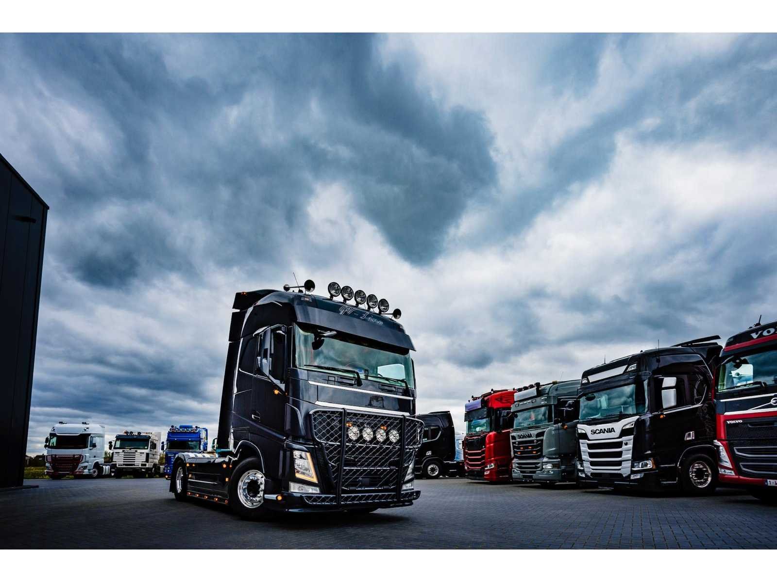 Trucks en trailers in eerbeek