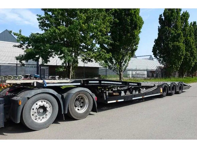 Trucktransporter - oplegger - afbeelding 1 van  11
