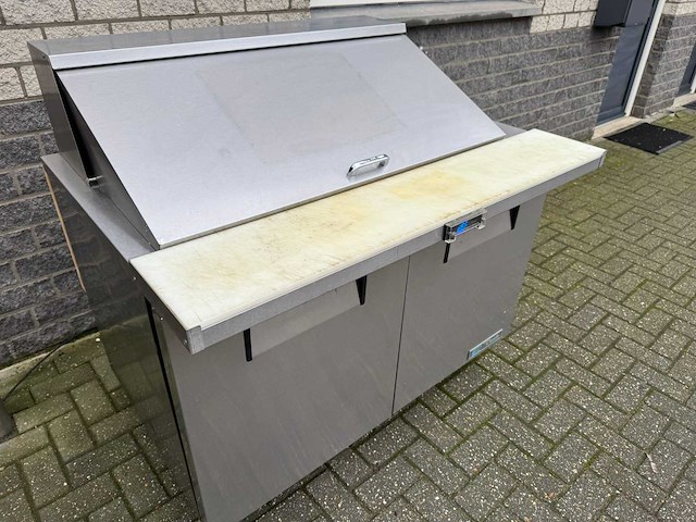 True - 2 deurs + salade - koelwerkbank - afbeelding 1 van  7