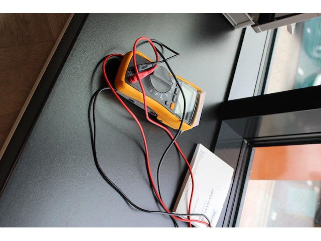 True-rms multimeter fluke type 114. - afbeelding 2 van  2