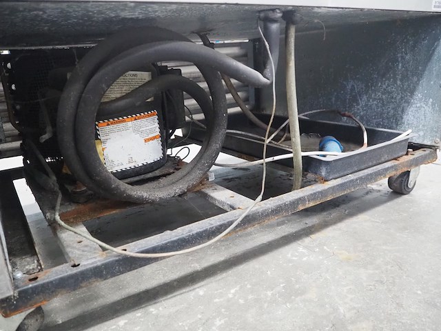 True - afbeelding 2 van  12